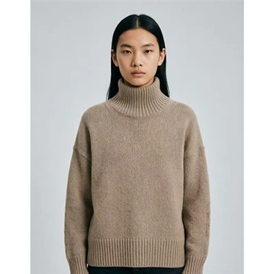 Teimlo'n Bocsi Camel Turtleneck Cashmir